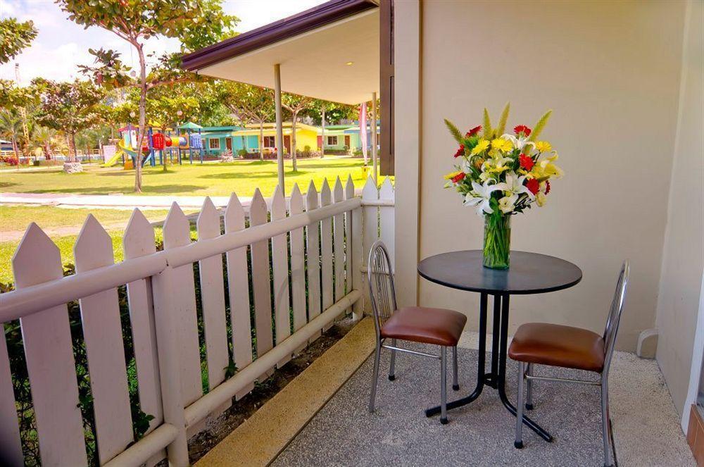 Camp Holiday Resort & Recreation Area Samal Esterno foto