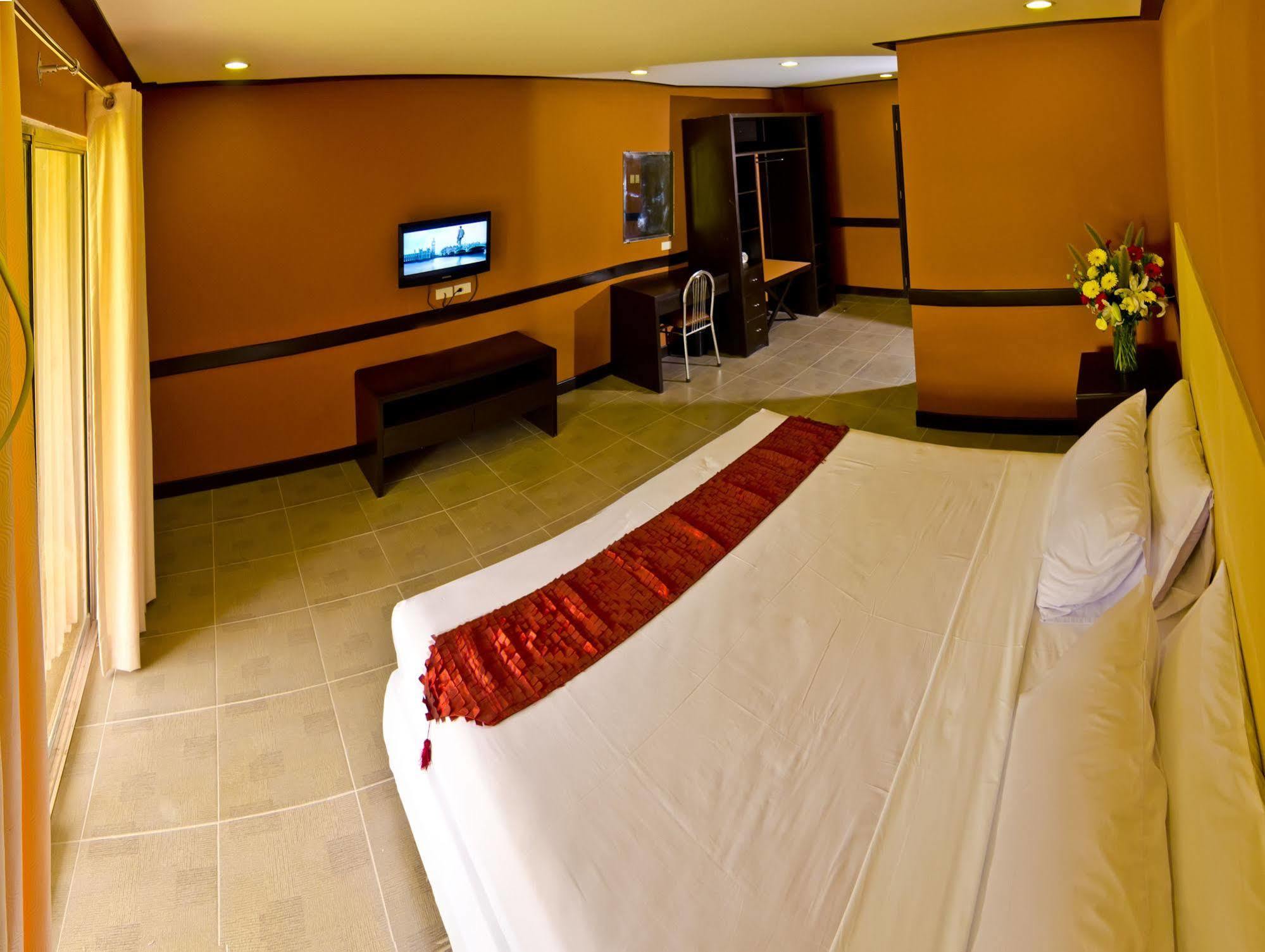 Camp Holiday Resort & Recreation Area Samal Esterno foto