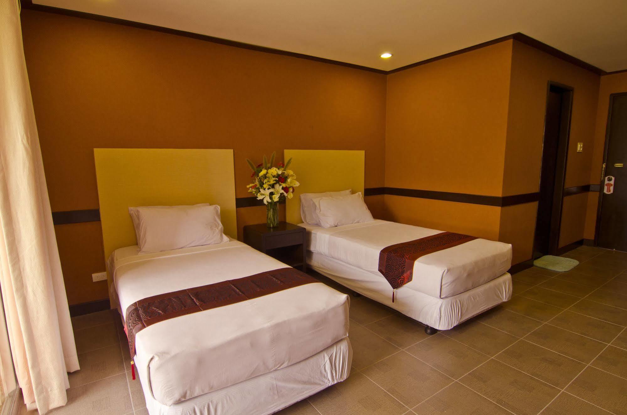 Camp Holiday Resort & Recreation Area Samal Esterno foto